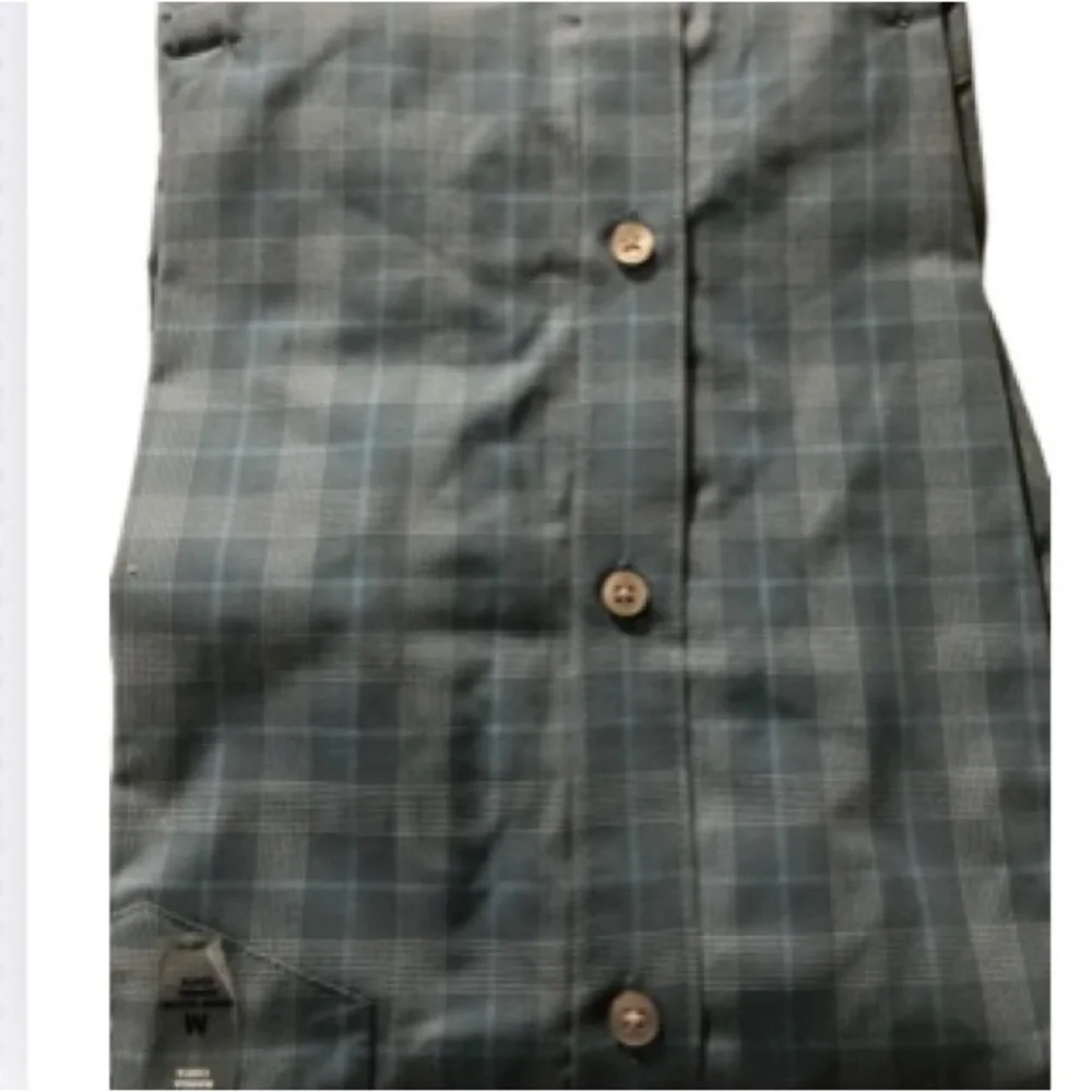 NWT Van Heusen Men”s Short sleeve Shirt Size Medium - Picture 2 of 9